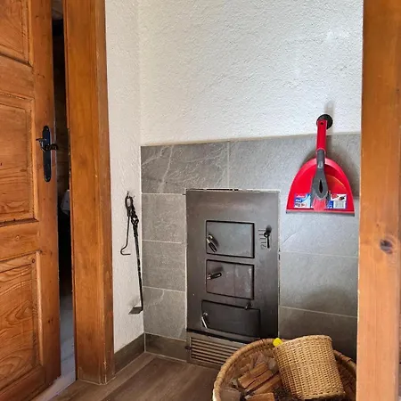 Weinrebenhuette *
